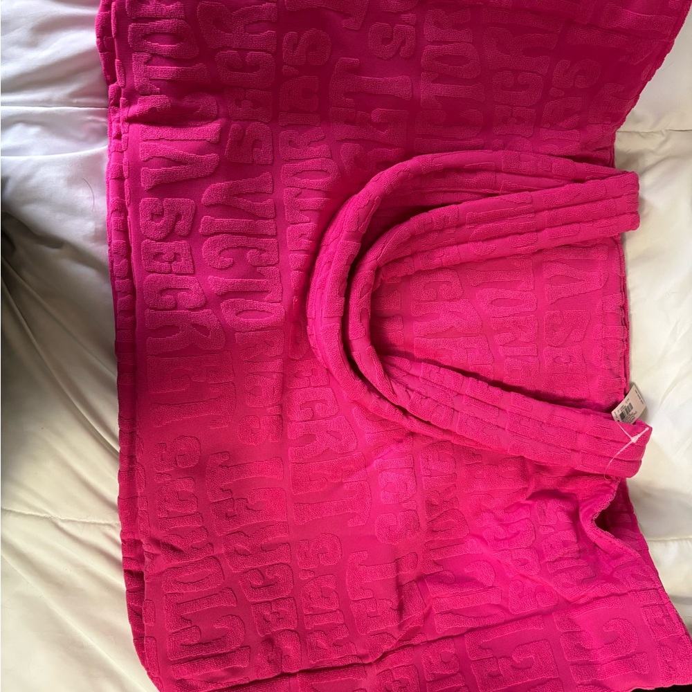 Vibrant Pink overnight bag VS!  NWT